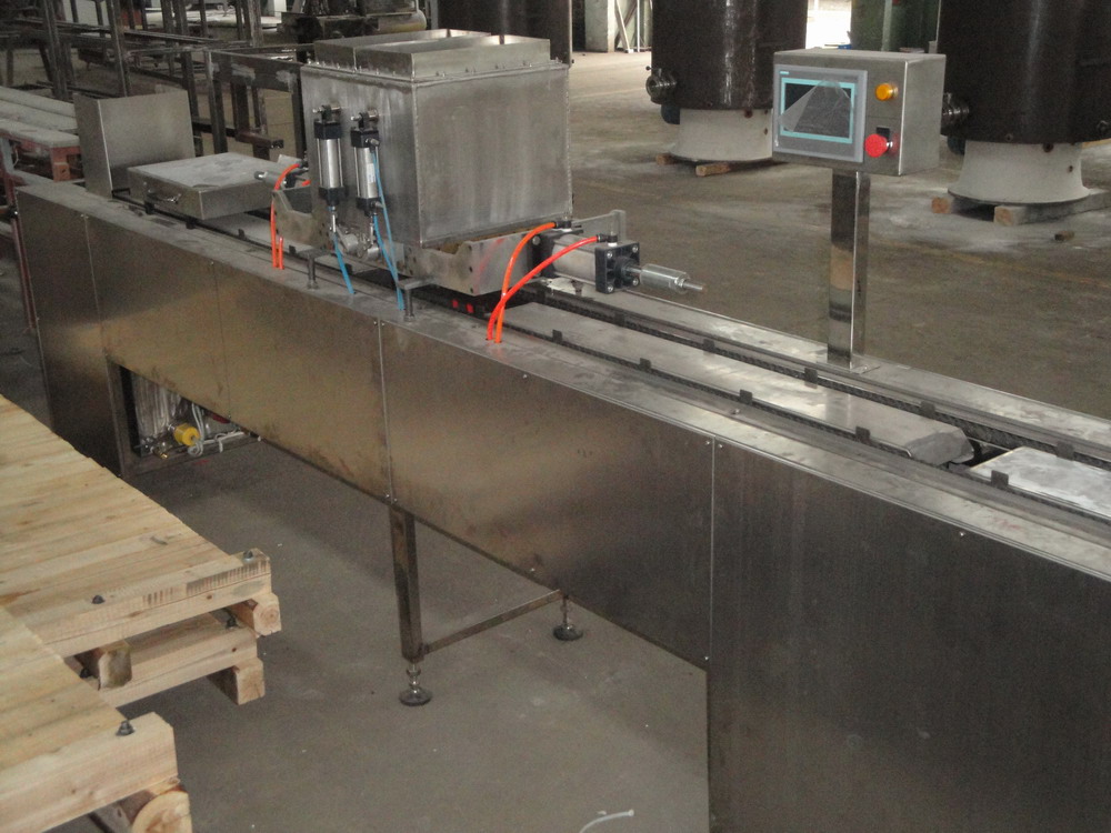 150 chocolate moulding machine